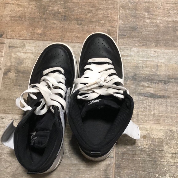 Women’s High Top 2008 Olympic Nike Dunks - Picture 4 of 5